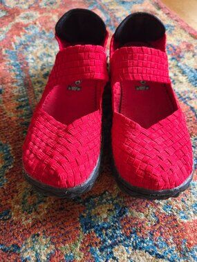 Rock Spring Woven Flexible Mesh Red Slip-On Shoe SZ 6
